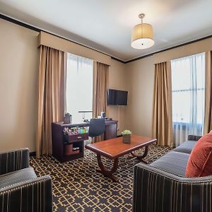 Suite met een Slaapkamer en een King Size Bed